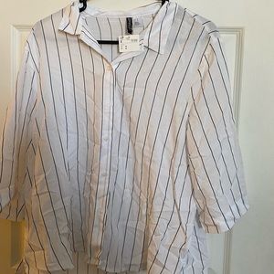 H&M white and black top Size Medium